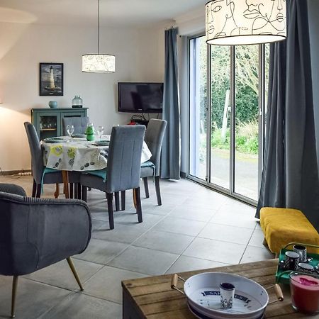 Awesome Home In Paimpol With Kitchen Exterior foto